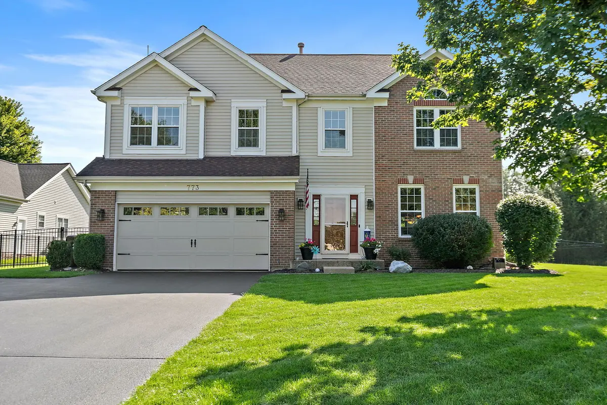 773 Providence LN, Crystal Lake, IL 60012