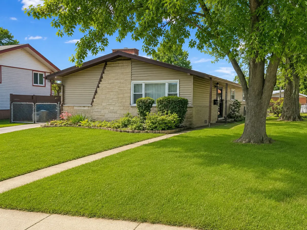 13514 Short DR, Crestwood, IL 60418