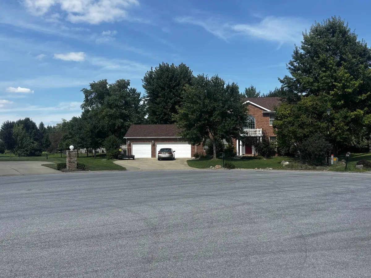 305 Bayview CT, Danville, IL 61832