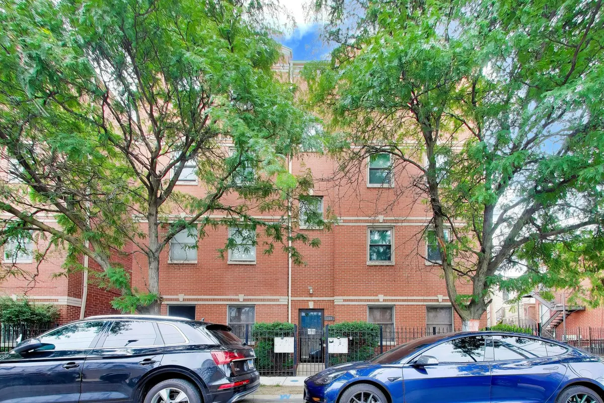 519 S Maplewood AVE #4N, Chicago, IL 60612