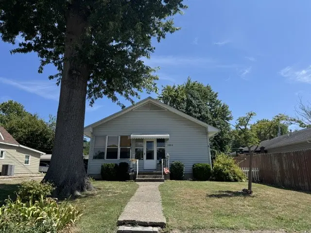 1004 N 14th ST, Herrin, IL 62848