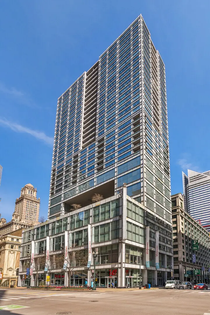 8 E Randolph ST #2701, Chicago, IL 60601