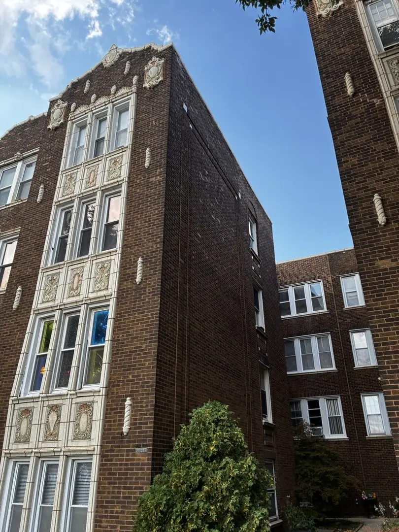 2840 W Addison ST #2S, Chicago, IL 60618