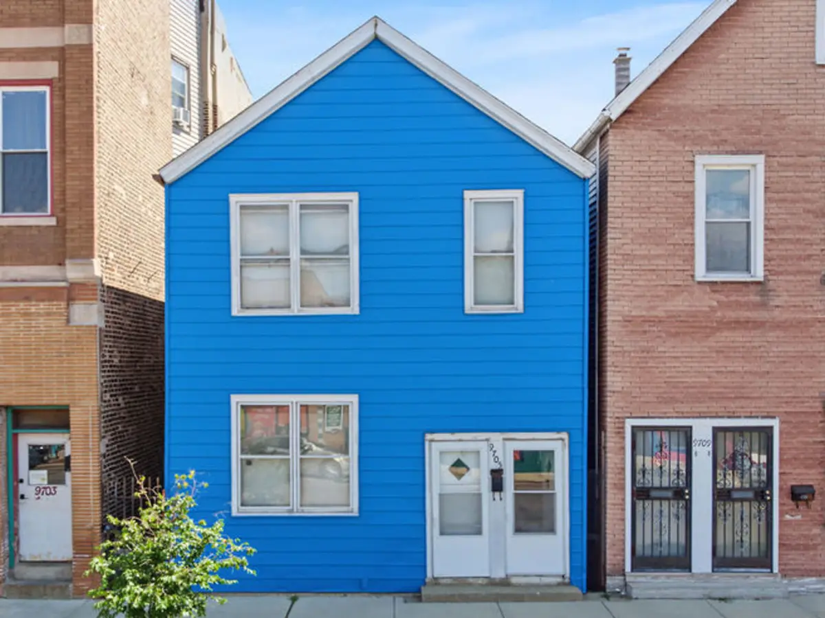 9705 S Commercial AVE, Chicago, IL 60617