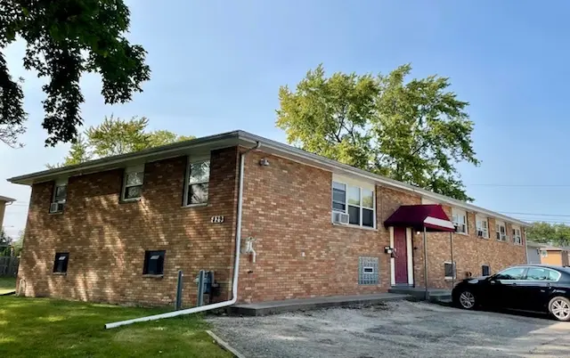 829 Greenbrier RD, Dekalb, IL 60115