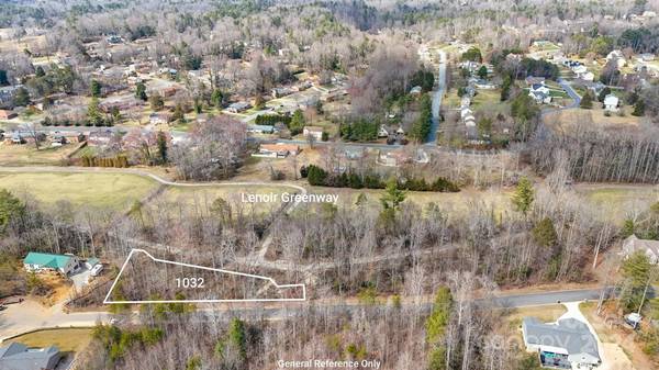 1032 Williamsburg DR NE, Lenoir, NC 28645