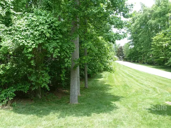 201 BENT PINE TRCE #180, Hendersonville, NC 28739