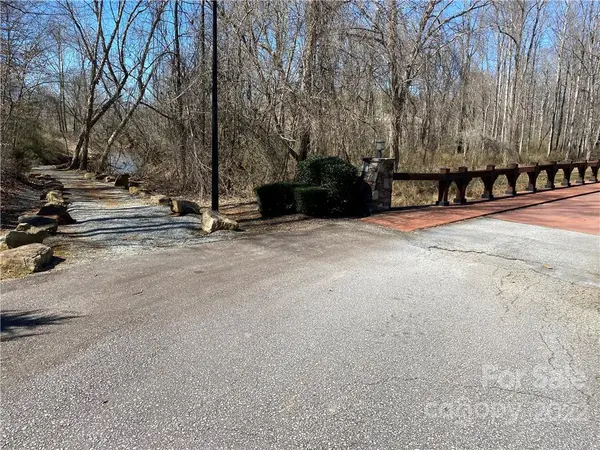 000 Bridge LN #43, Tryon, NC 28782
