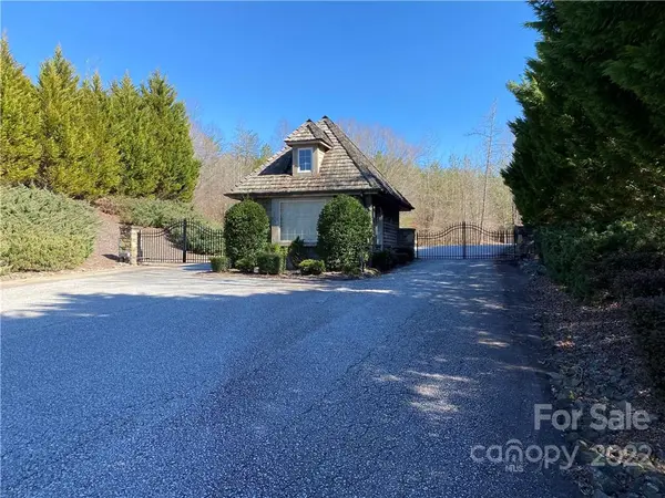 000 Rambling Creek RD #16, Tryon, NC 28782