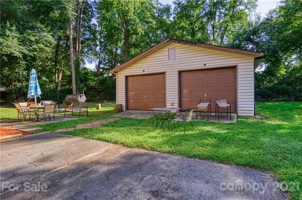 6222 Bonnybrook LN, Charlotte, NC 28212