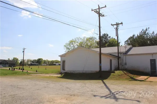 0000 & 3562 Old Catawba RD, Claremont, NC 28610