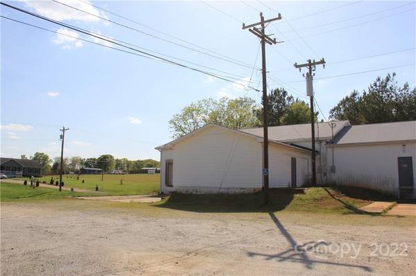0000 & 3562 Old Catawba RD, Claremont, NC 28610