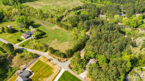 1296 Misty LN #14, Hickory, NC 28601