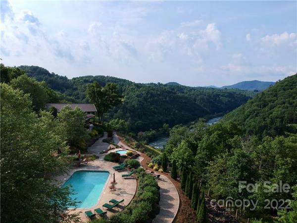 921 Wild River RUN #33, Marshall, NC 28753