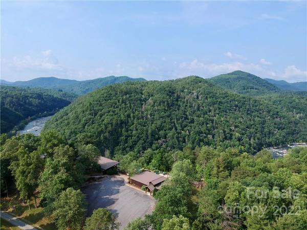 921 Wild River RUN #33, Marshall, NC 28753