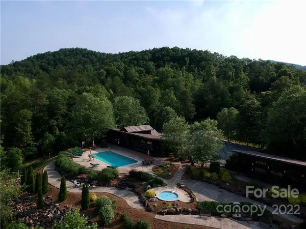 921 Wild River RUN #33, Marshall, NC 28753