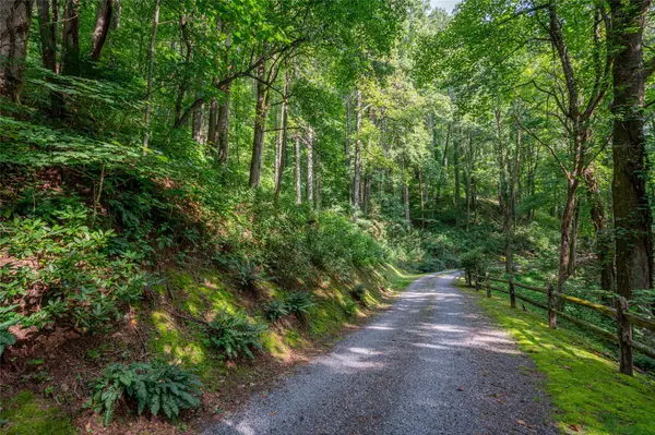 8 Resurrection LN #8, Sylva, NC 28779