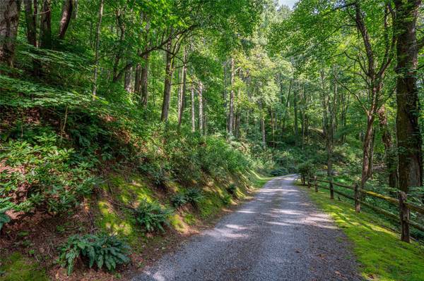 8 Resurrection LN #8, Sylva, NC 28779
