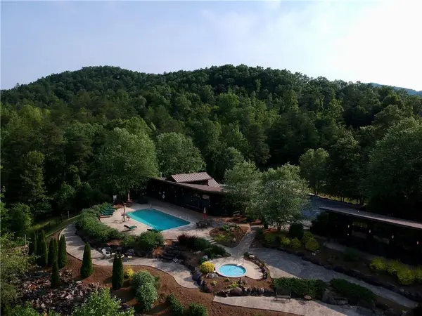 305 Raccoon RUN #25, Marshall, NC 28753