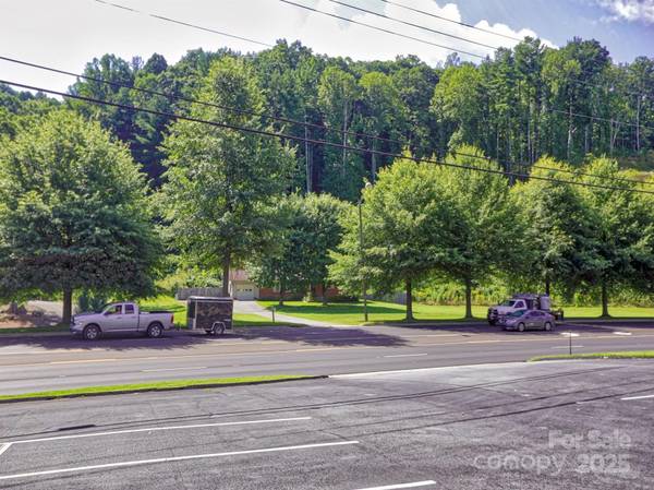 1460 Russ AVE, Waynesville, NC 28786