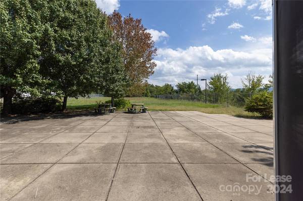 108 Monticello RD, Weaverville, NC 28787
