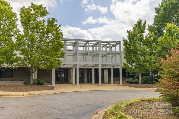 108 Monticello RD, Weaverville, NC 28787