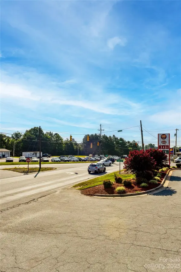 99999 Main ST, Forest City, NC 28043