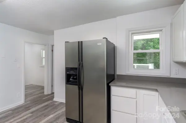 468 Deer Park Lake RD, Spruce Pine, NC 28777