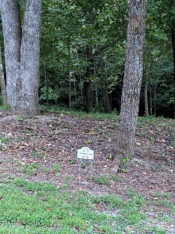 270 Somersby Pkwy #8, Laurel Park, NC 28739