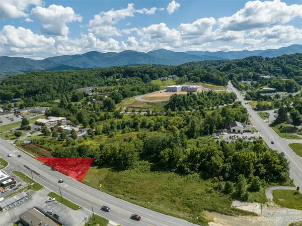 1207 Dellwood RD, Waynesville, NC 28786
