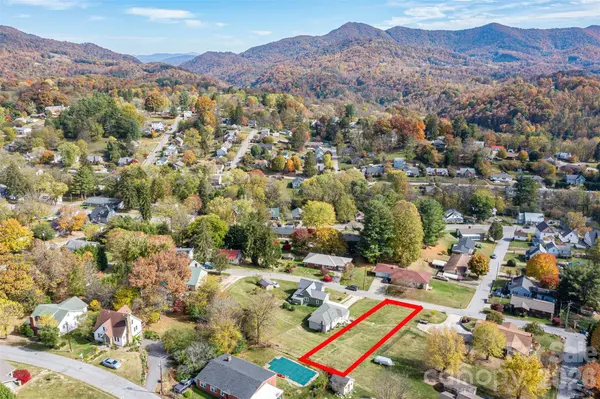 99999 Allen ST, Canton, NC 28716