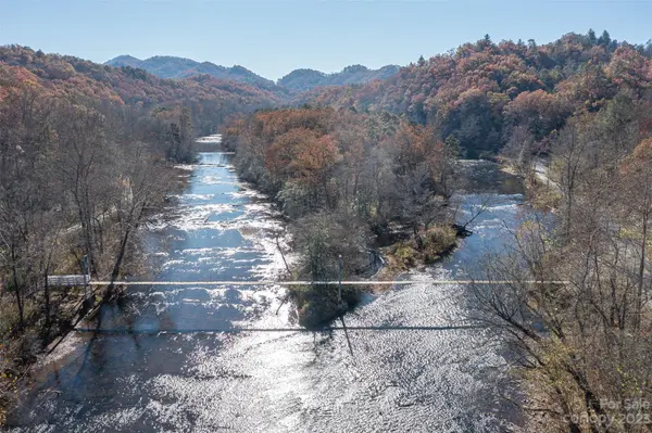 000 Needmore RD, Bryson City, NC 28713