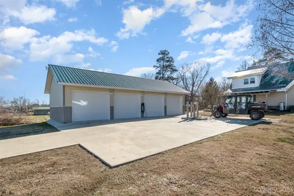 243 Jarab Hill LN, Statesville, NC 28625