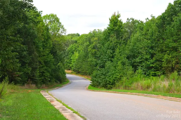 5147 Kings Pinnacle DR, Kings Mountain, NC 28086
