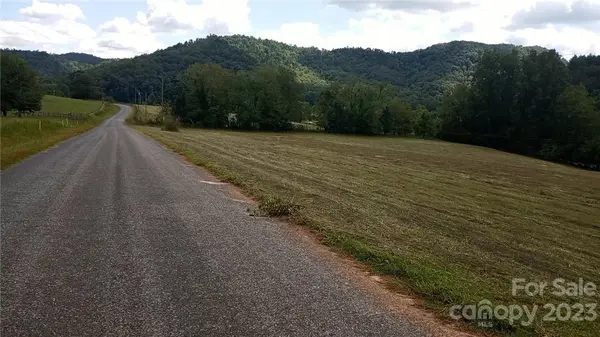 410 Plemmons PL #9, Marion, NC 28752