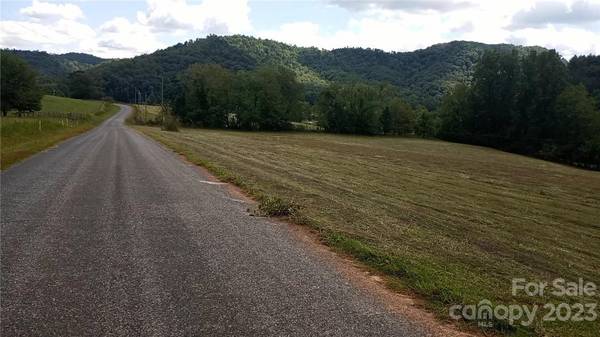 410 Plemmons PL #9, Marion, NC 28752