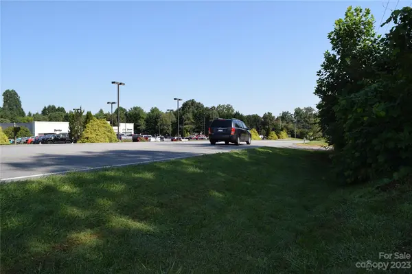 913 Jamestown RD, Morganton, NC 28655