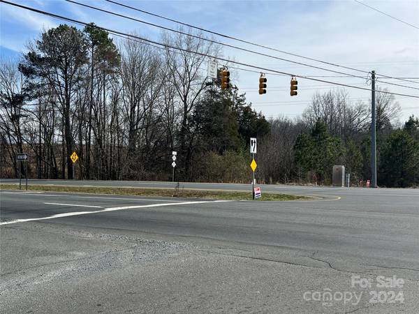 VAC NC 24/27 HWY, Albemarle, NC 28001