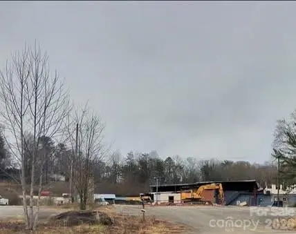 102 Sanford DR, Morganton, NC 28680