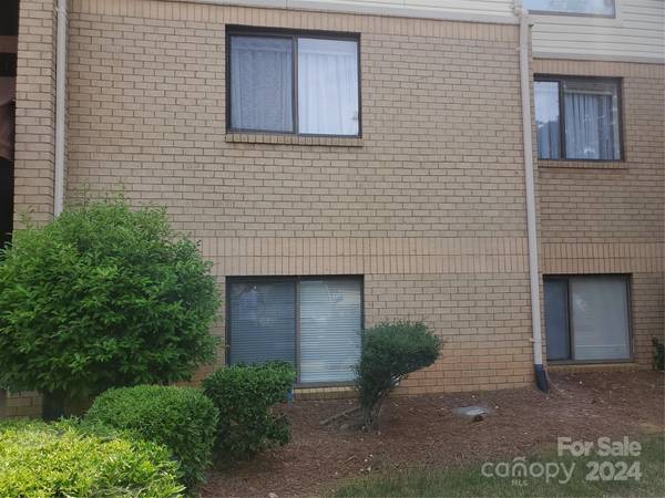 4804 Spring Lake DR #B, Charlotte, NC 28212