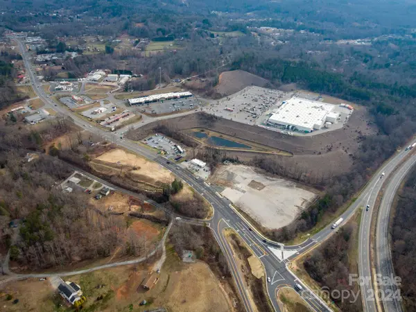99999 Mill RD, Marion, NC 28752