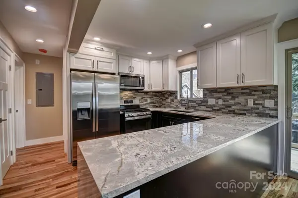 20 Lisa LN, Maggie Valley, NC 28751