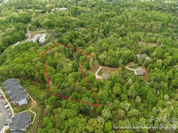 000 Yancey Ridge LN, Marion, NC 28752