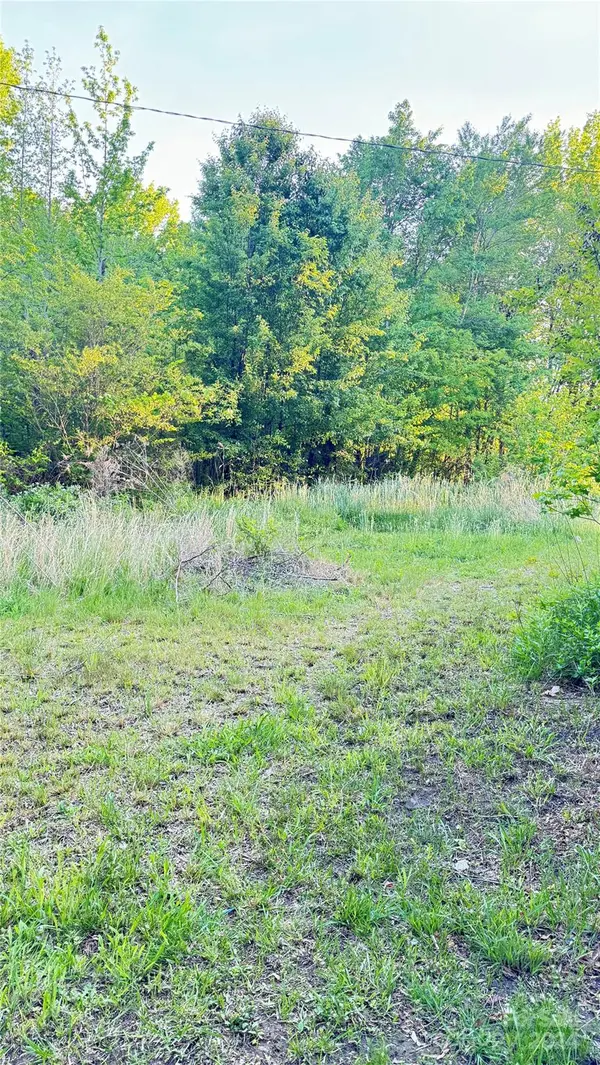 39273 Wright RD, New London, NC 28127