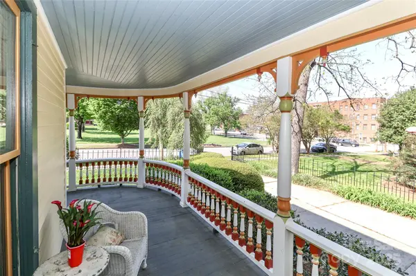 235 Walnut ST, Statesville, NC 28677