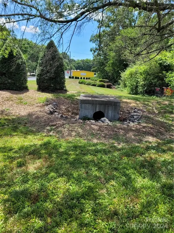 1821 Dale Earnhardt BLVD, Kannapolis, NC 28083