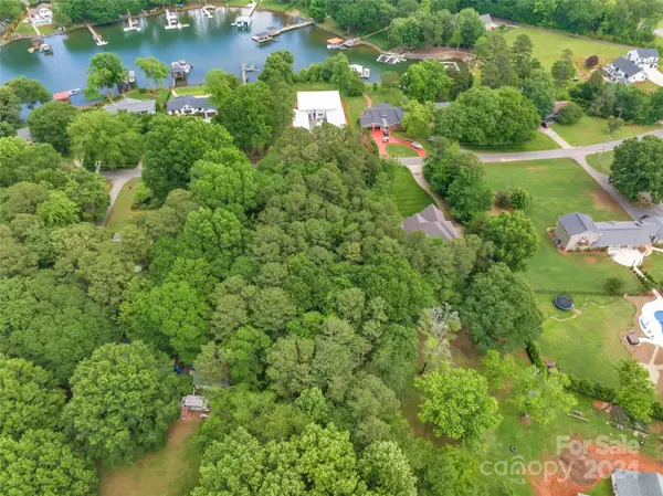 15925 Henry LN, Huntersville, NC 28078