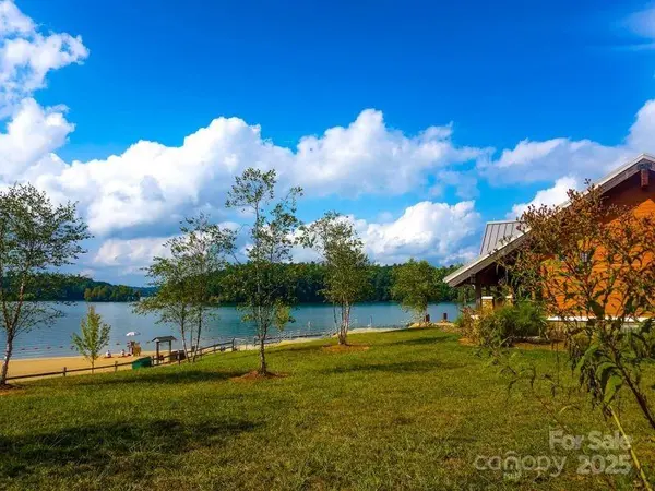 5339 Knollview DR, Morganton, NC 28655