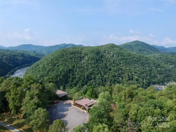385 Wild River RUN #7, Marshall, NC 28753