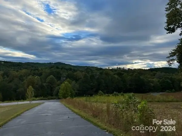 00 Stow-A-Way DR #44, Nebo, NC 28761